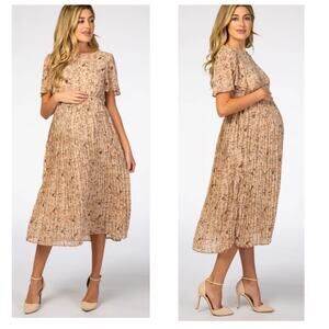 HAYDEN Los Angeles Blush Floral Pleated Midi Dress